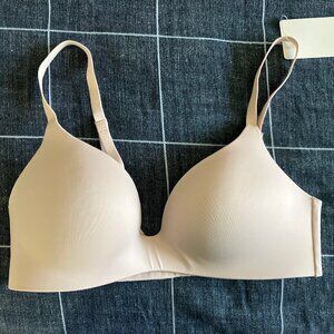 Uniqlo Wireless Bra 3D Hold